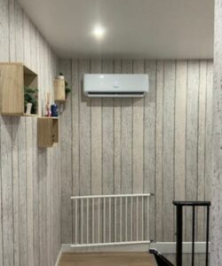 Unité murale de climatisation installée à l’étage – Muizon 51140